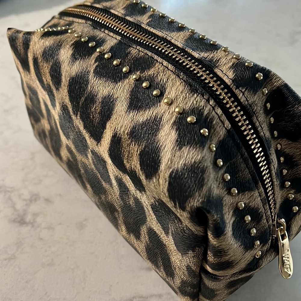 Leopard makeup bag!